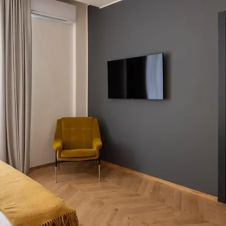 Elegant Renovated Appartement