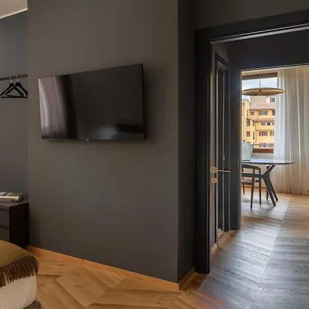 Elegant Renovated Florence